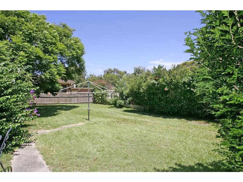 5 Bateau Bay Road, Bateau Bay NSW 2261