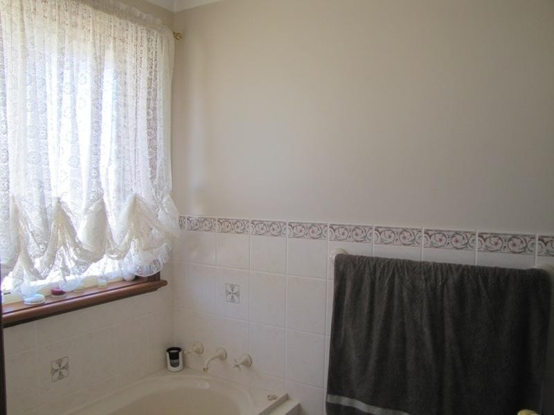 38B Freestone Way, Bathurst NSW 2795