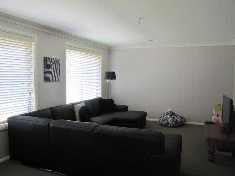 Laffing Waters NSW 2795