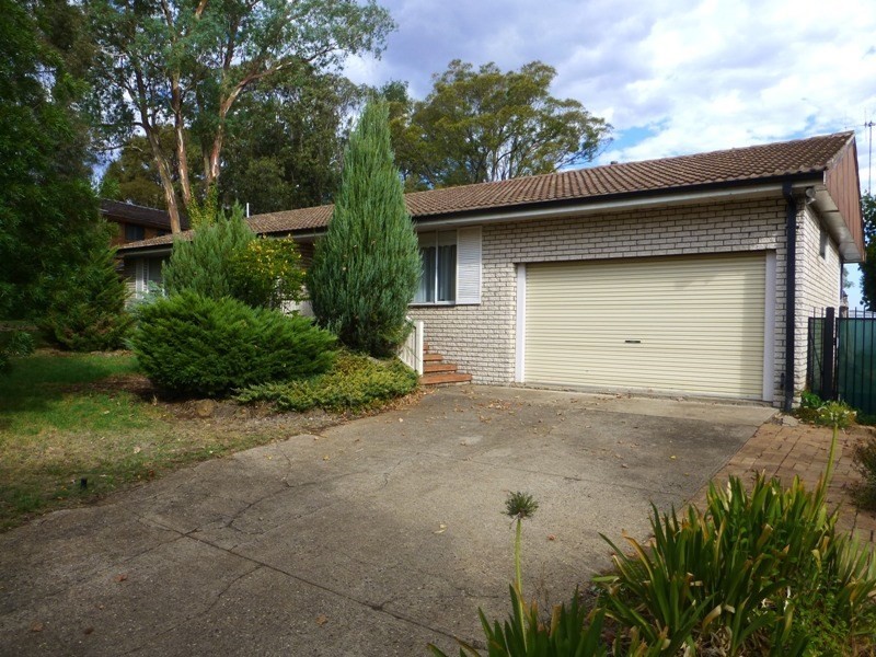 18 Uralla Circuit, Kelso NSW 2795