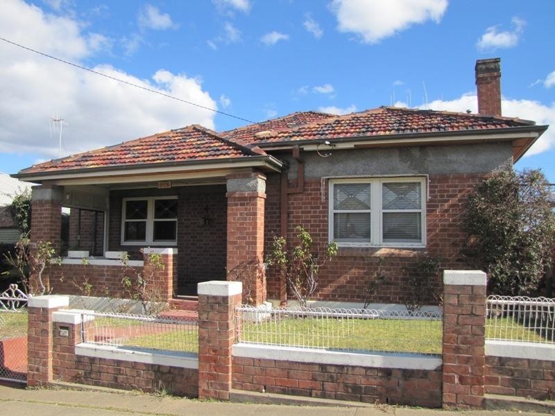 226 Piper Street, Bathurst NSW 2795