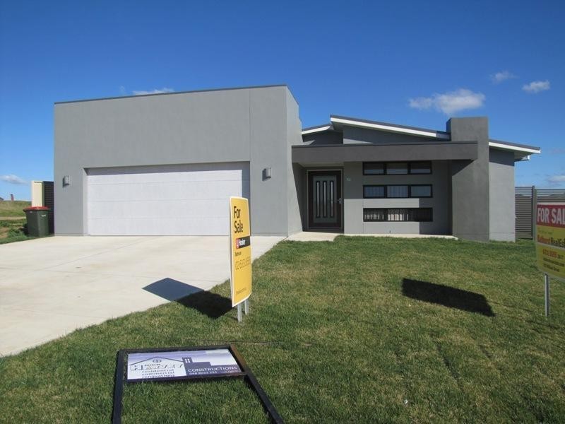 22 Mendel Drive, Kelso NSW 2795