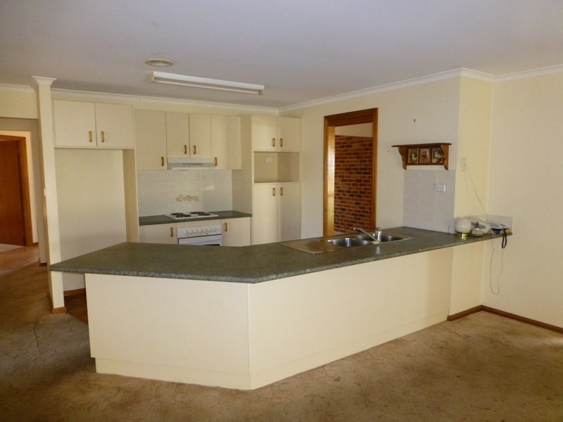 82 Osborne Avenue, Bathurst NSW 2795