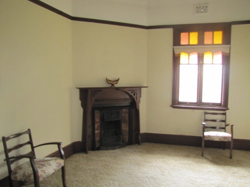 8 Spencer Street, Bathurst NSW 2795