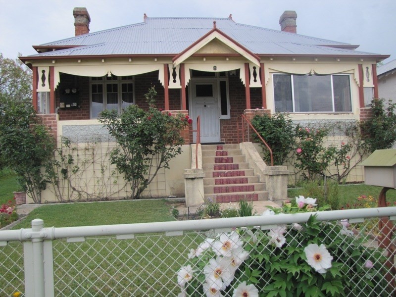 8 Spencer Street, Bathurst NSW 2795