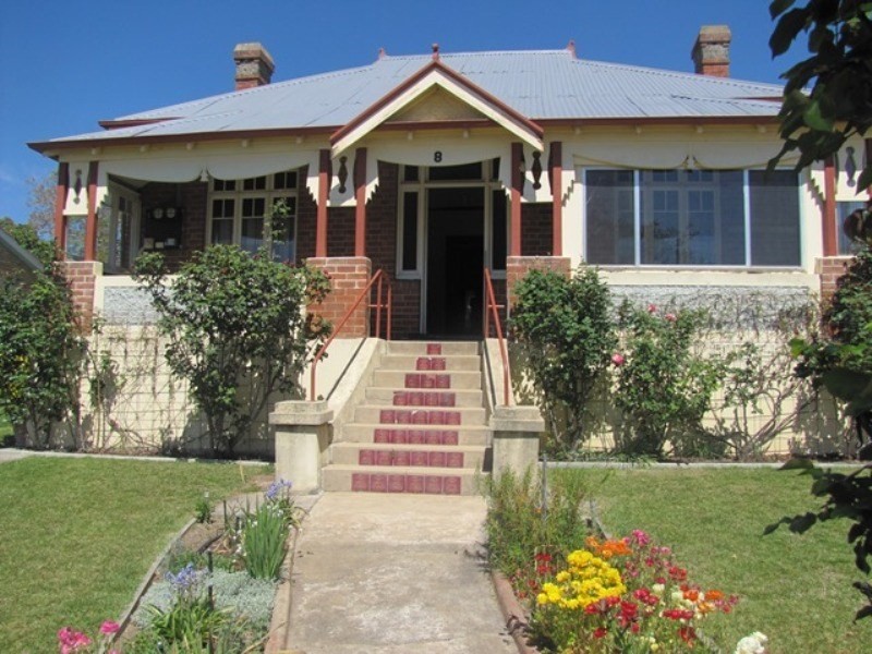 8 Spencer Street, Bathurst NSW 2795