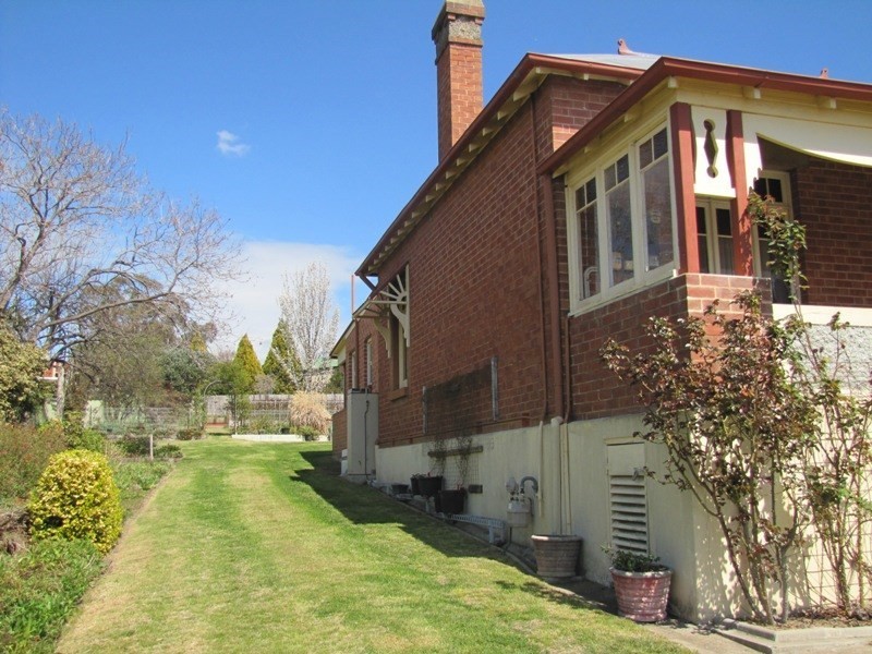 8 Spencer Street, Bathurst NSW 2795