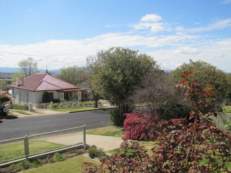8 Spencer Street, Bathurst NSW 2795