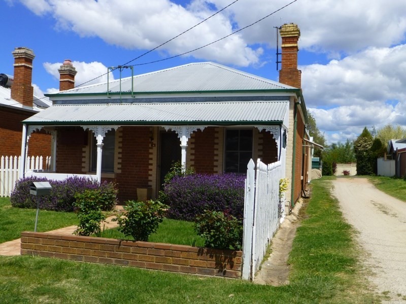 10 Logan Street, South Bathurst NSW 2795