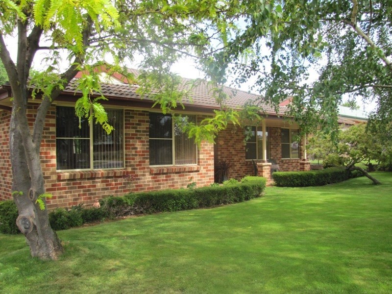 8 Church Street, Perthville NSW 2795