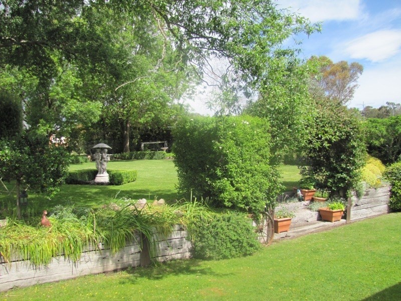 8 Church Street, Perthville NSW 2795