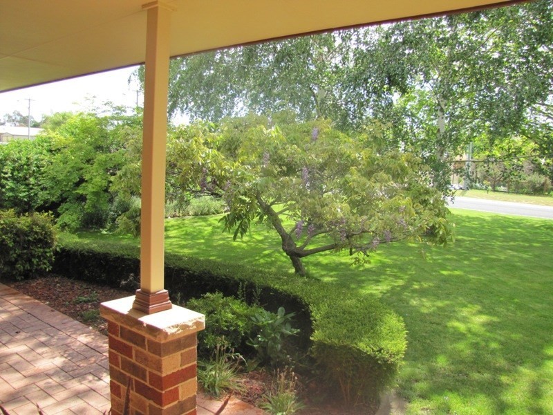 8 Church Street, Perthville NSW 2795