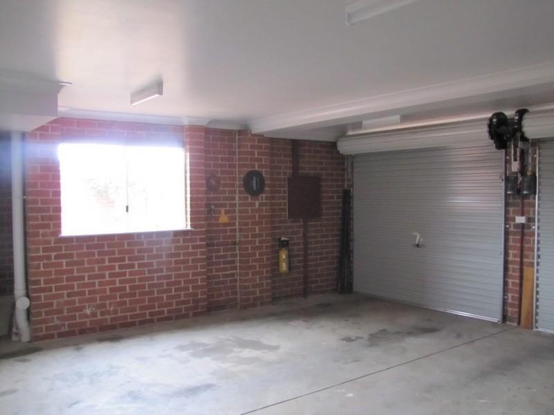 8 Beavis Place, Bathurst NSW 2795