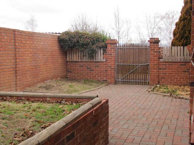 8 Beavis Place, Bathurst NSW 2795