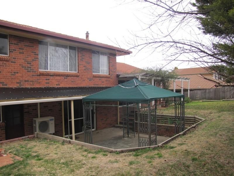 8 Beavis Place, Bathurst NSW 2795