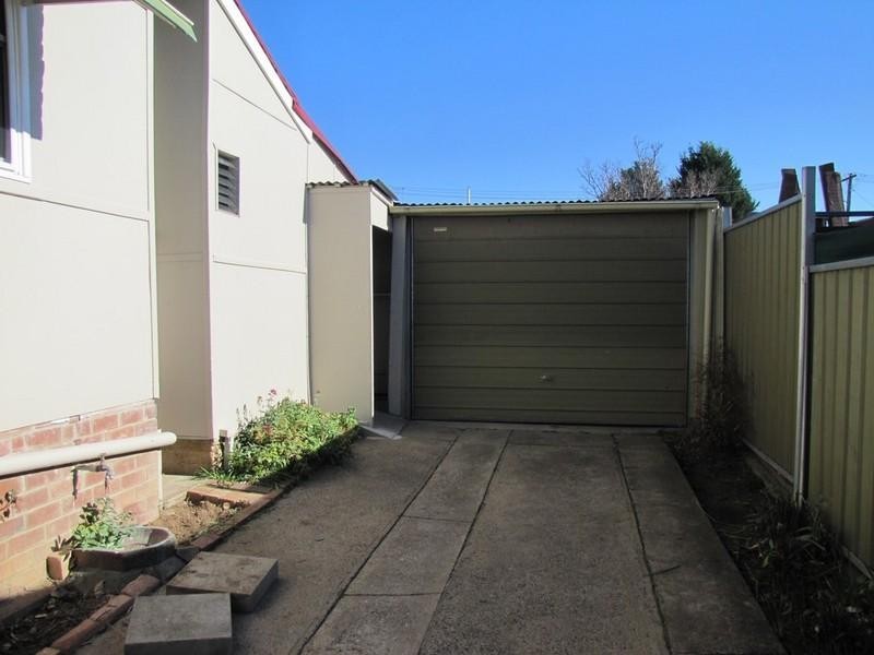 2 Coral Way, Bathurst NSW 2795