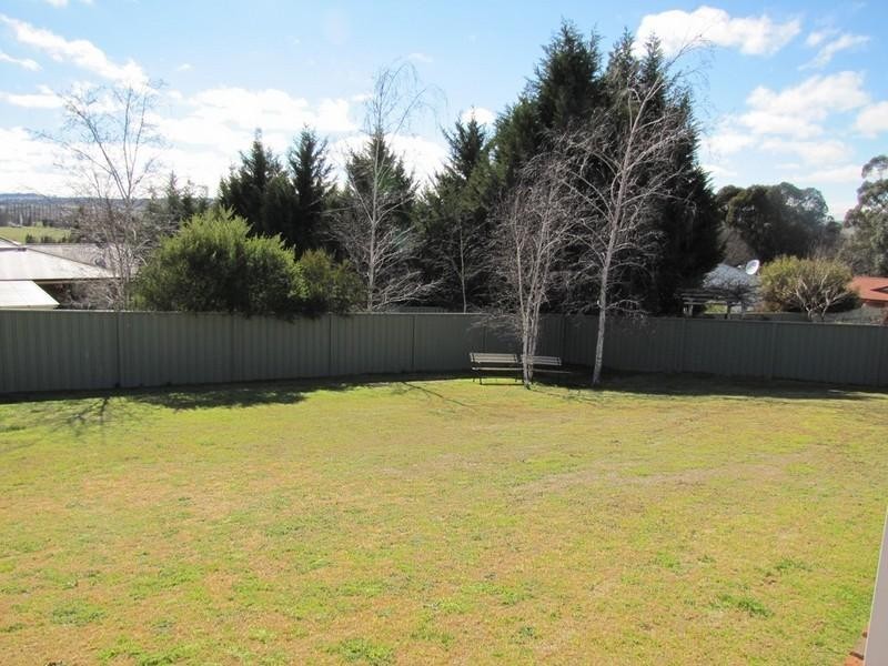 4 Cherrywood Crescent, Llanarth NSW 2795