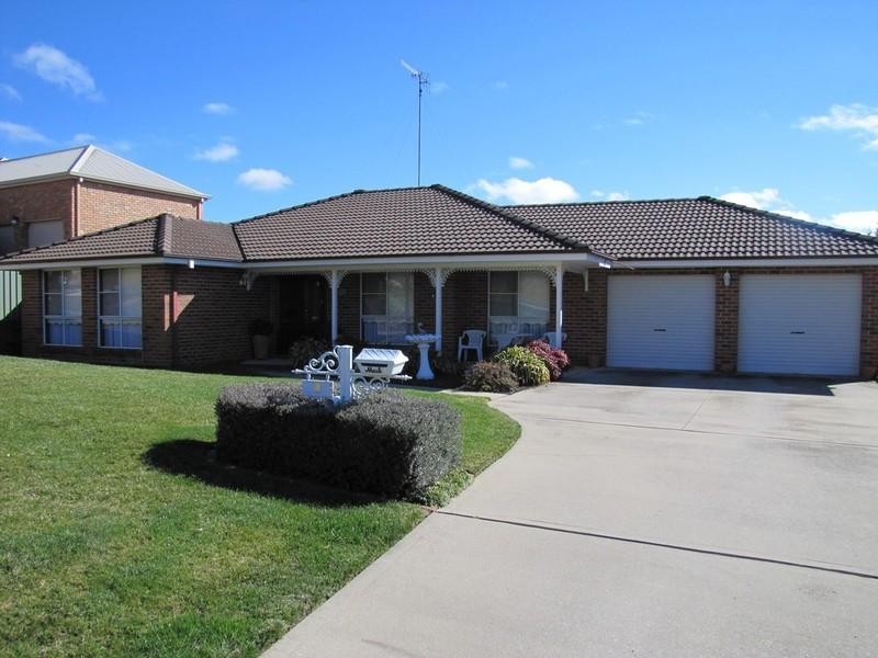 4 Cherrywood Crescent, Llanarth NSW 2795