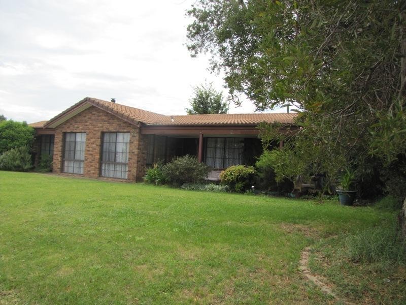 24 LOGAN Street, Bathurst NSW 2795