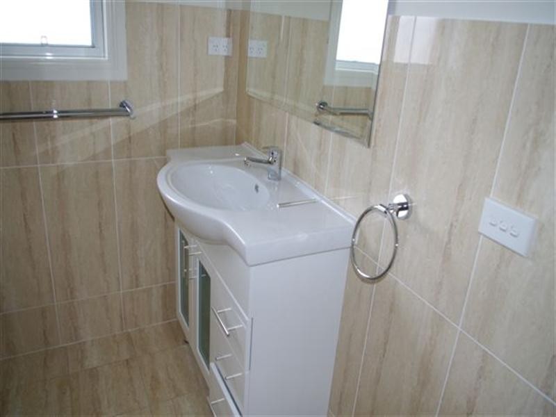 2 BLUE GUM Close, Bathurst NSW 2795