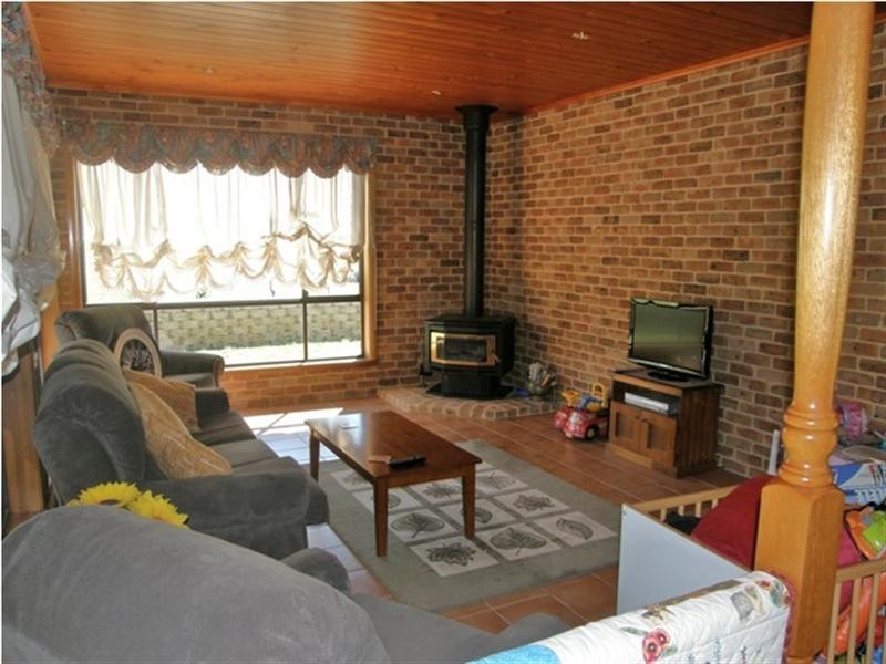 Laffing Waters NSW 2795