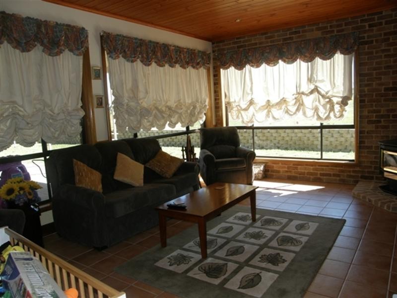 Laffing Waters NSW 2795