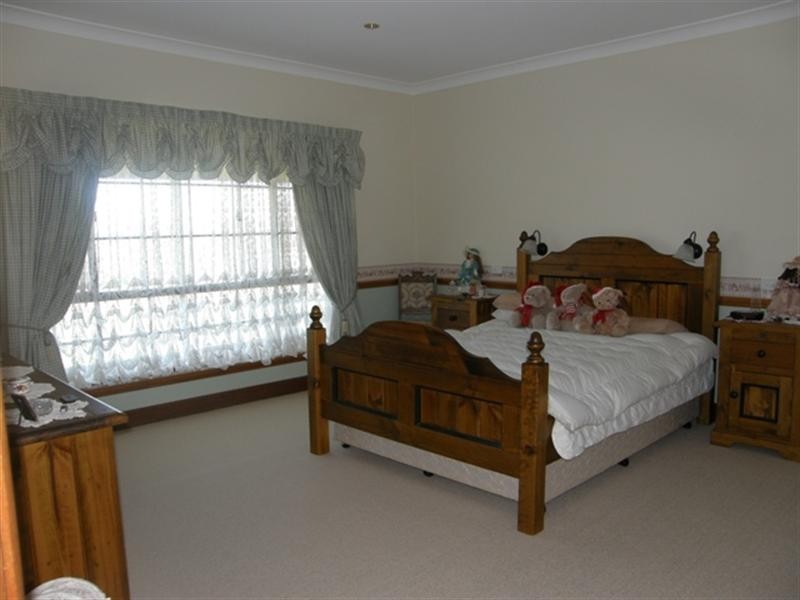 Laffing Waters NSW 2795