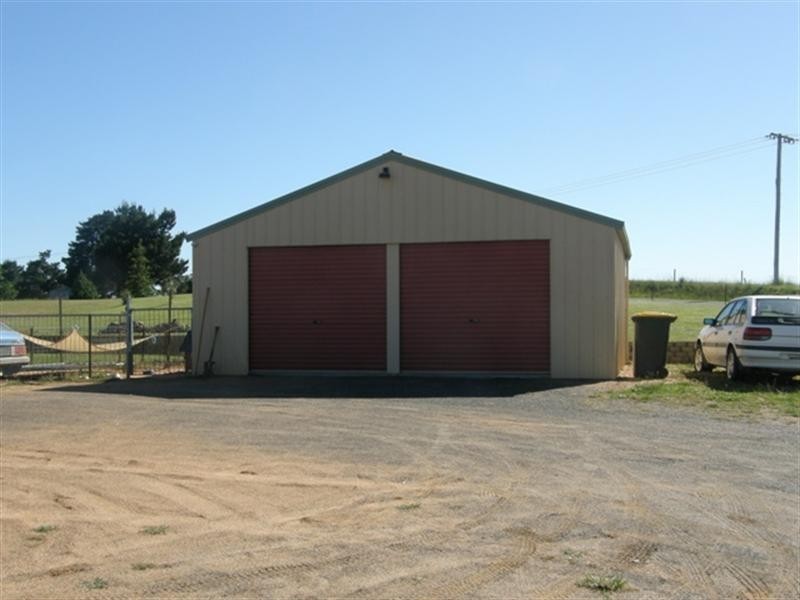 Laffing Waters NSW 2795