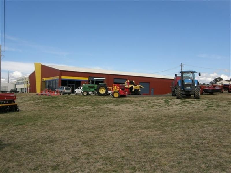 82 Corporation Avenue, Bathurst NSW 2795