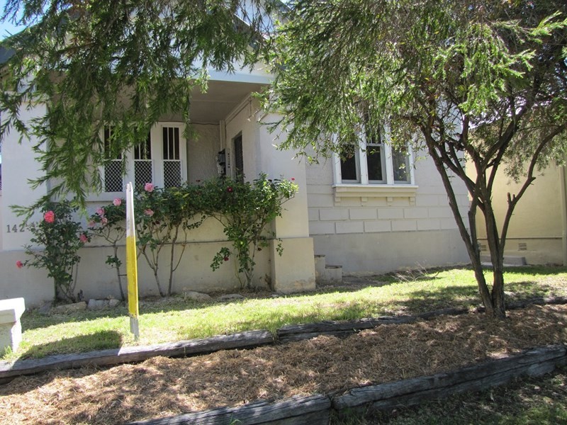 142 LAMBERT Street, Bathurst NSW 2795