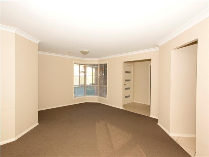 70 Ilumba Way, Bathurst NSW 2795