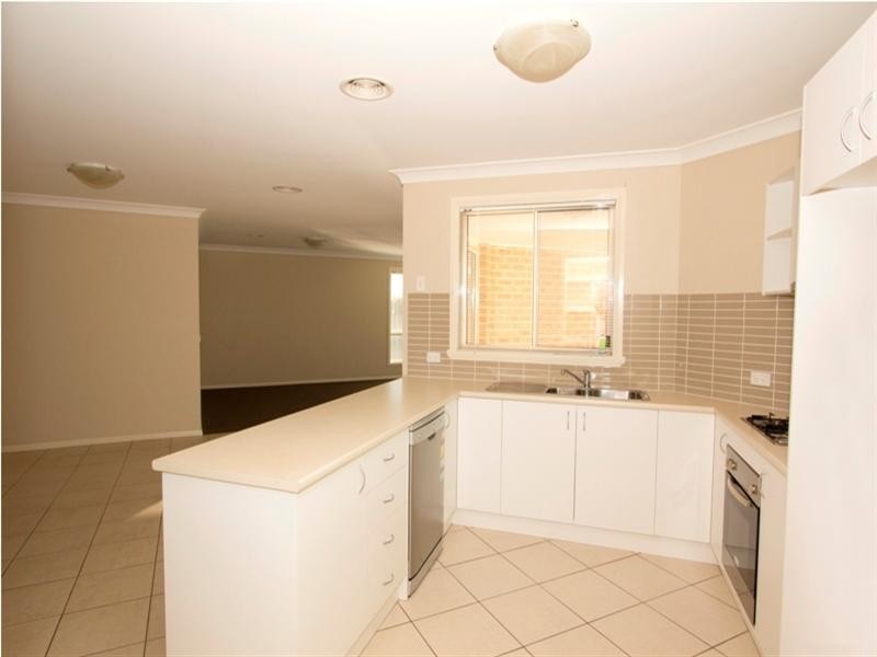 70 Ilumba Way, Bathurst NSW 2795