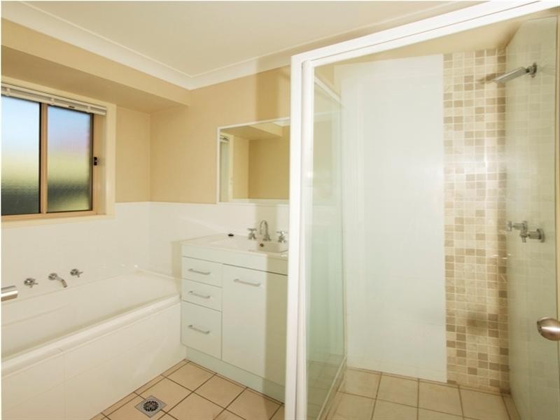 70 Ilumba Way, Bathurst NSW 2795