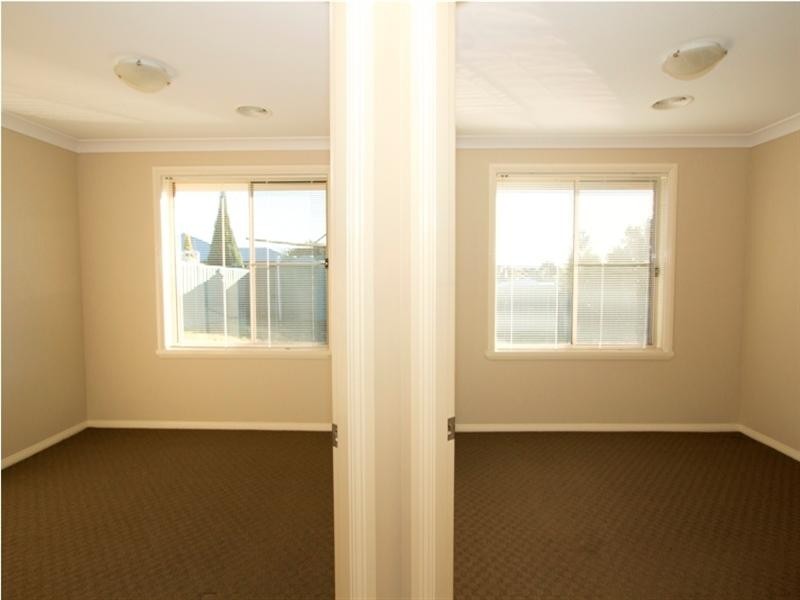 70 Ilumba Way, Bathurst NSW 2795