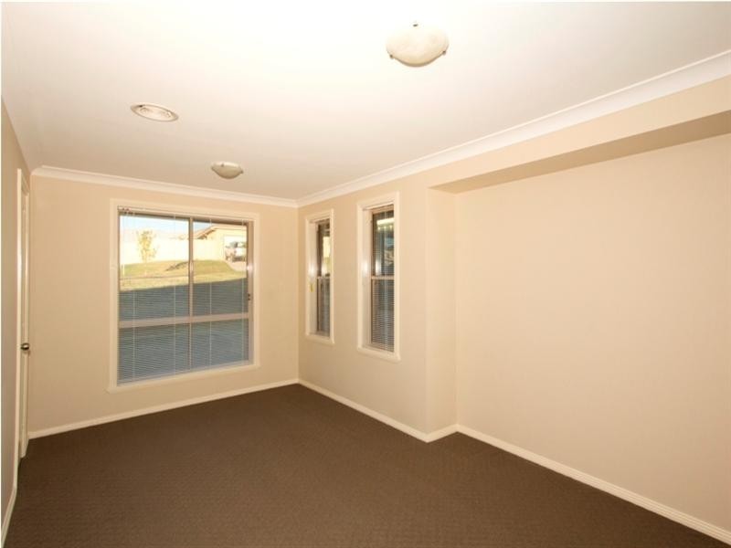 70 Ilumba Way, Bathurst NSW 2795