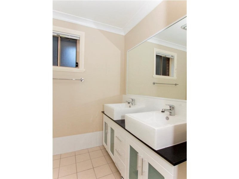 70 Ilumba Way, Bathurst NSW 2795