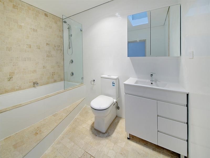 2/2 Cook Street, Baulkham Hills NSW 2153