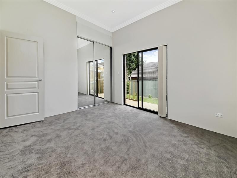 2/2 Cook Street, Baulkham Hills NSW 2153