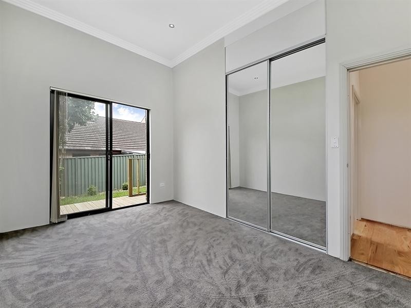 2/2 Cook Street, Baulkham Hills NSW 2153