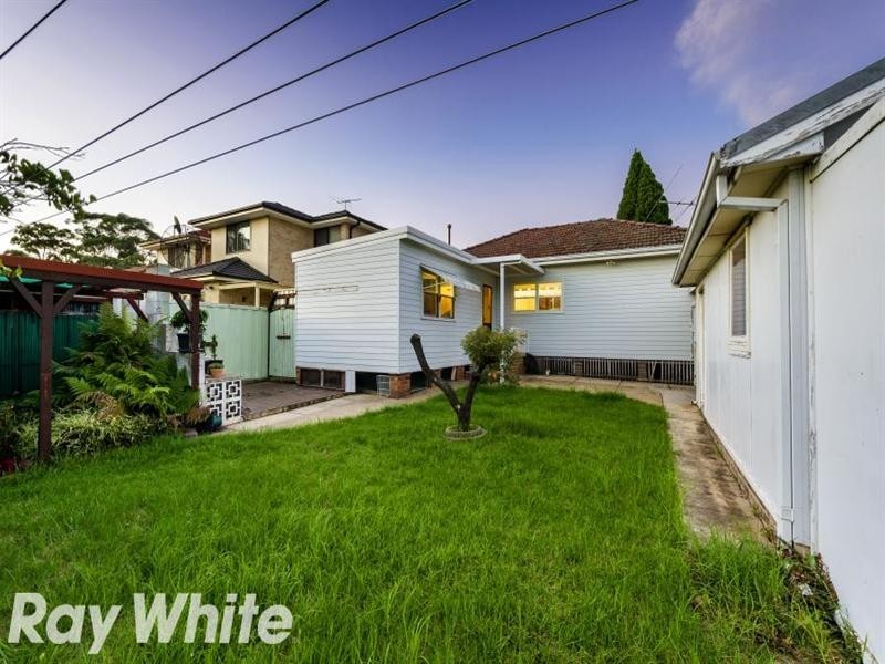 138 Smith Street, Pendle Hill NSW 2145