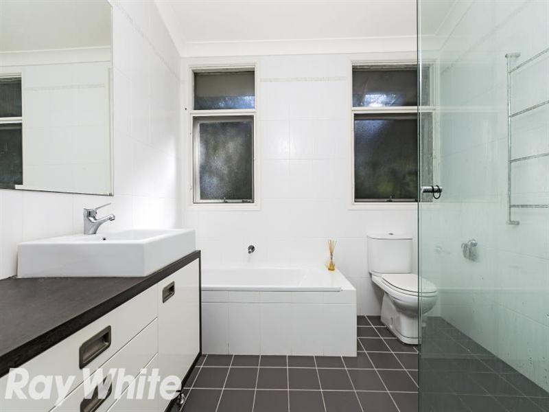 39 Anderson Road, Northmead NSW 2152