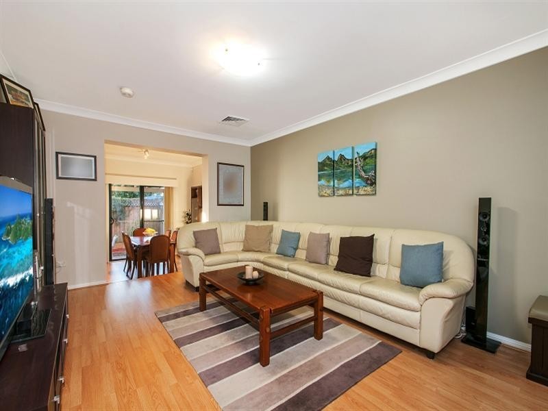 3/4 Kenneth Avenue, Baulkham Hills NSW 2153