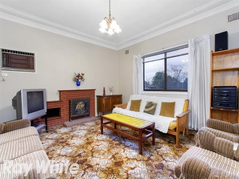 43 Hayes Road, Seven Hills NSW 2147