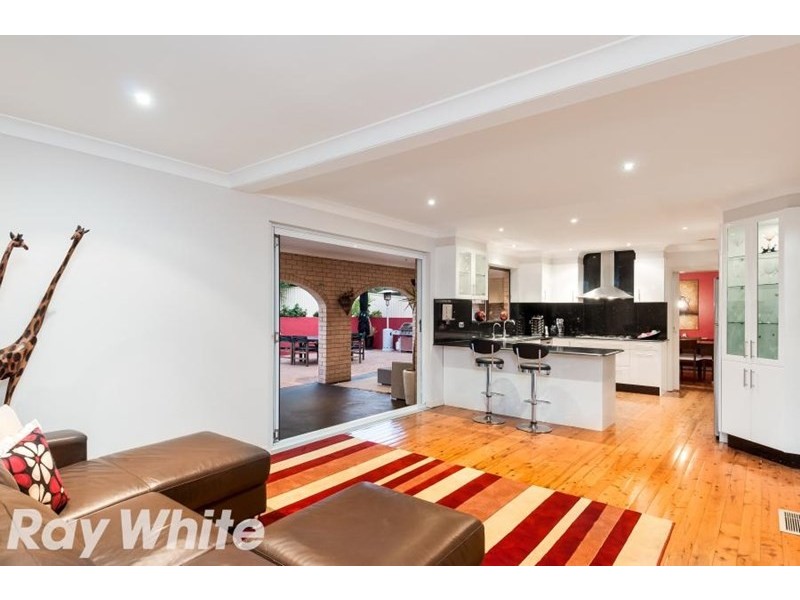 10 Thompson Place, Baulkham Hills NSW 2153