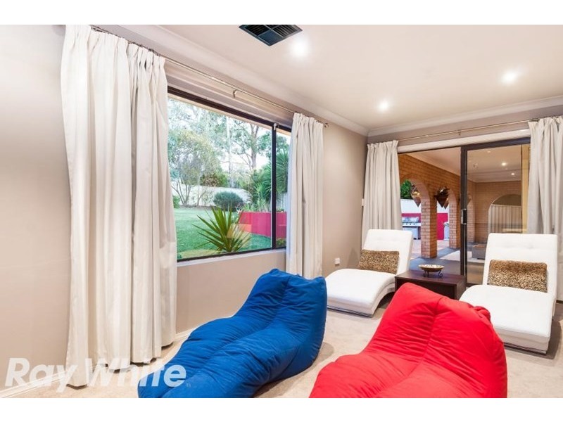 10 Thompson Place, Baulkham Hills NSW 2153