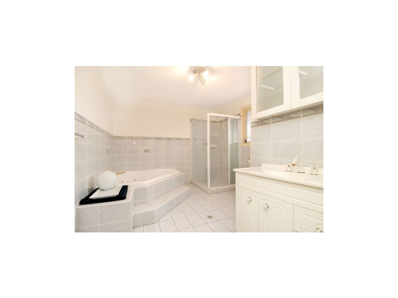 5a Richardson Place, Bella Vista NSW 2153