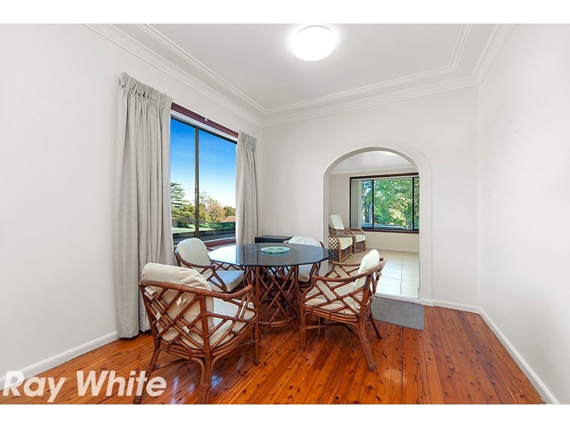 33 Dobson Crescent, Baulkham Hills NSW 2153