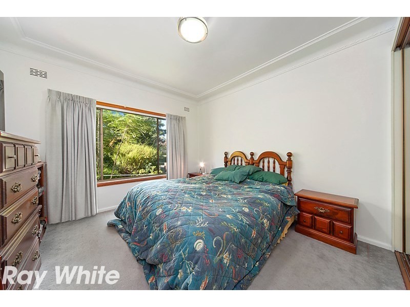 33 Dobson Crescent, Baulkham Hills NSW 2153