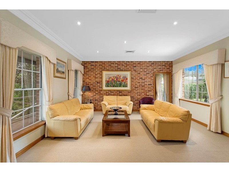 8 Lynwood Place, Castle Hill NSW 2154