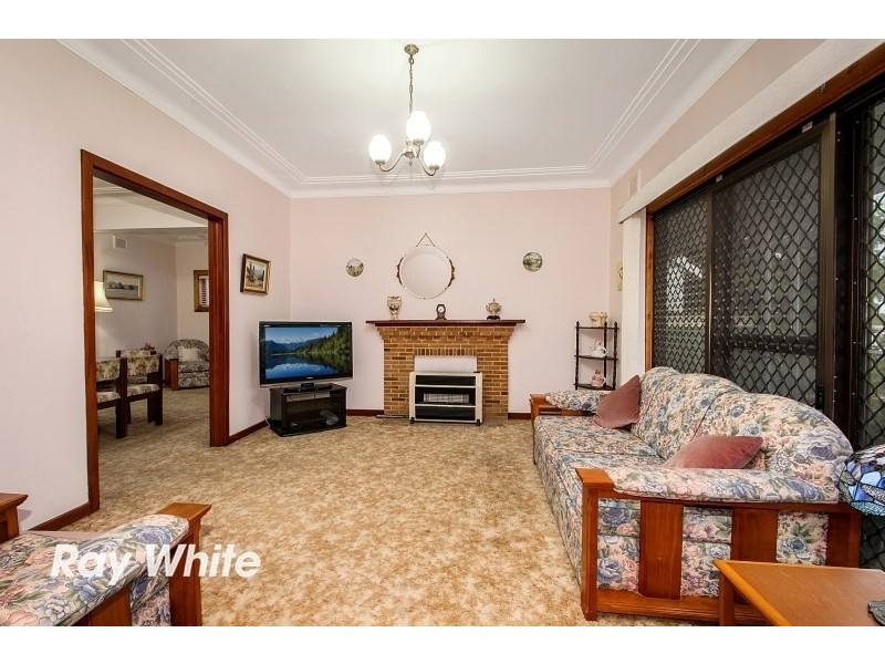 11 Moir Avenue, Northmead NSW 2152